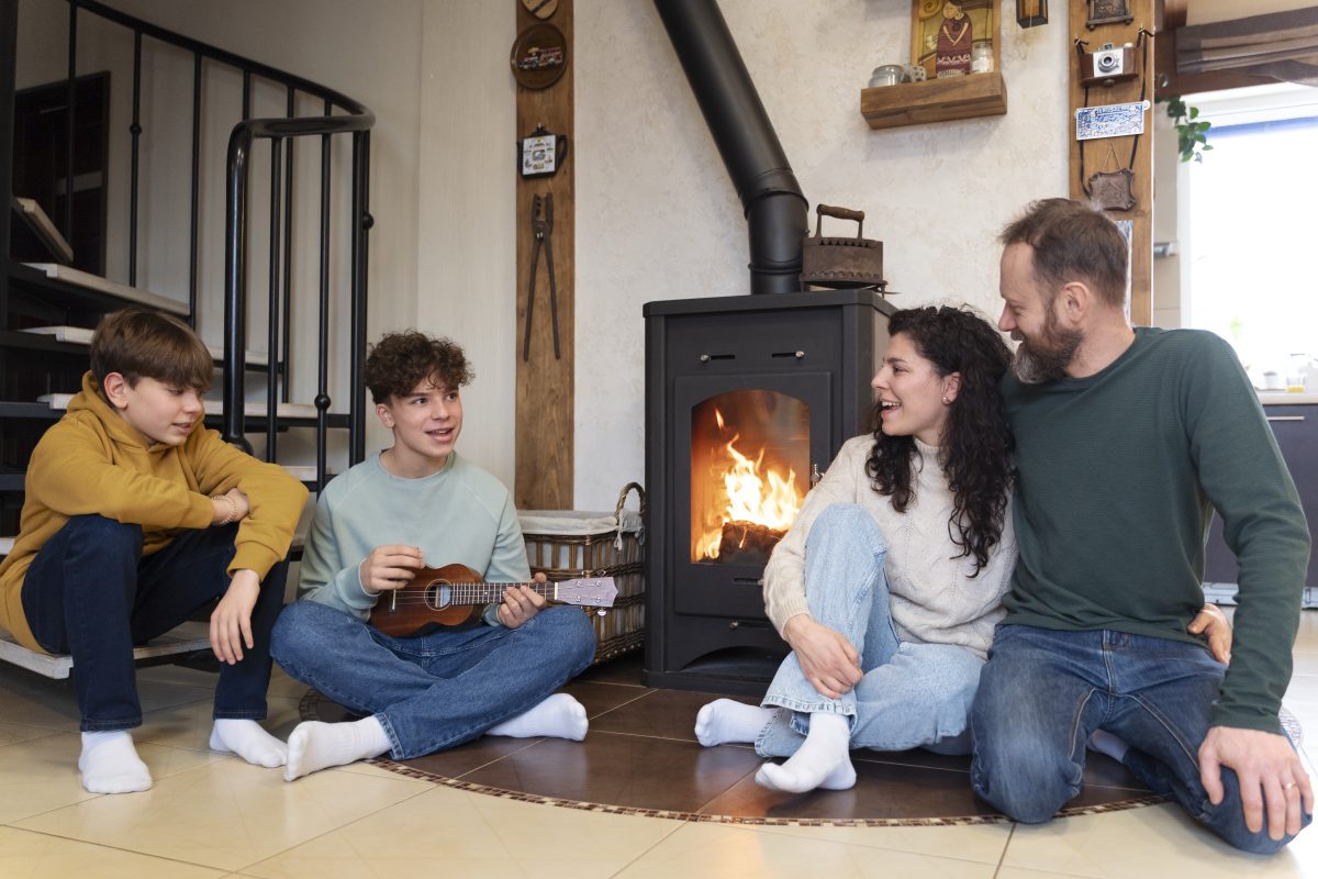 Gas vs. Wood-burning fireplaces: Which is right for you?