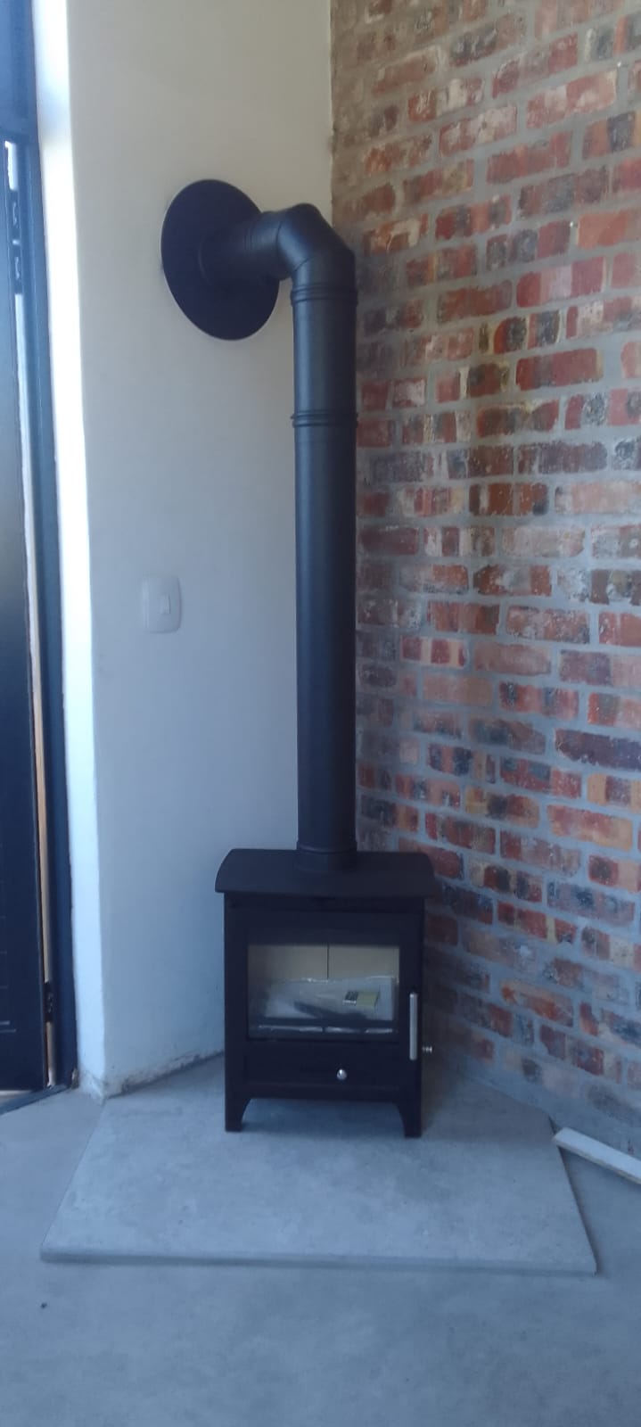 Completed Sentinel Ottawa Compact fireplace installation in Noordhoek