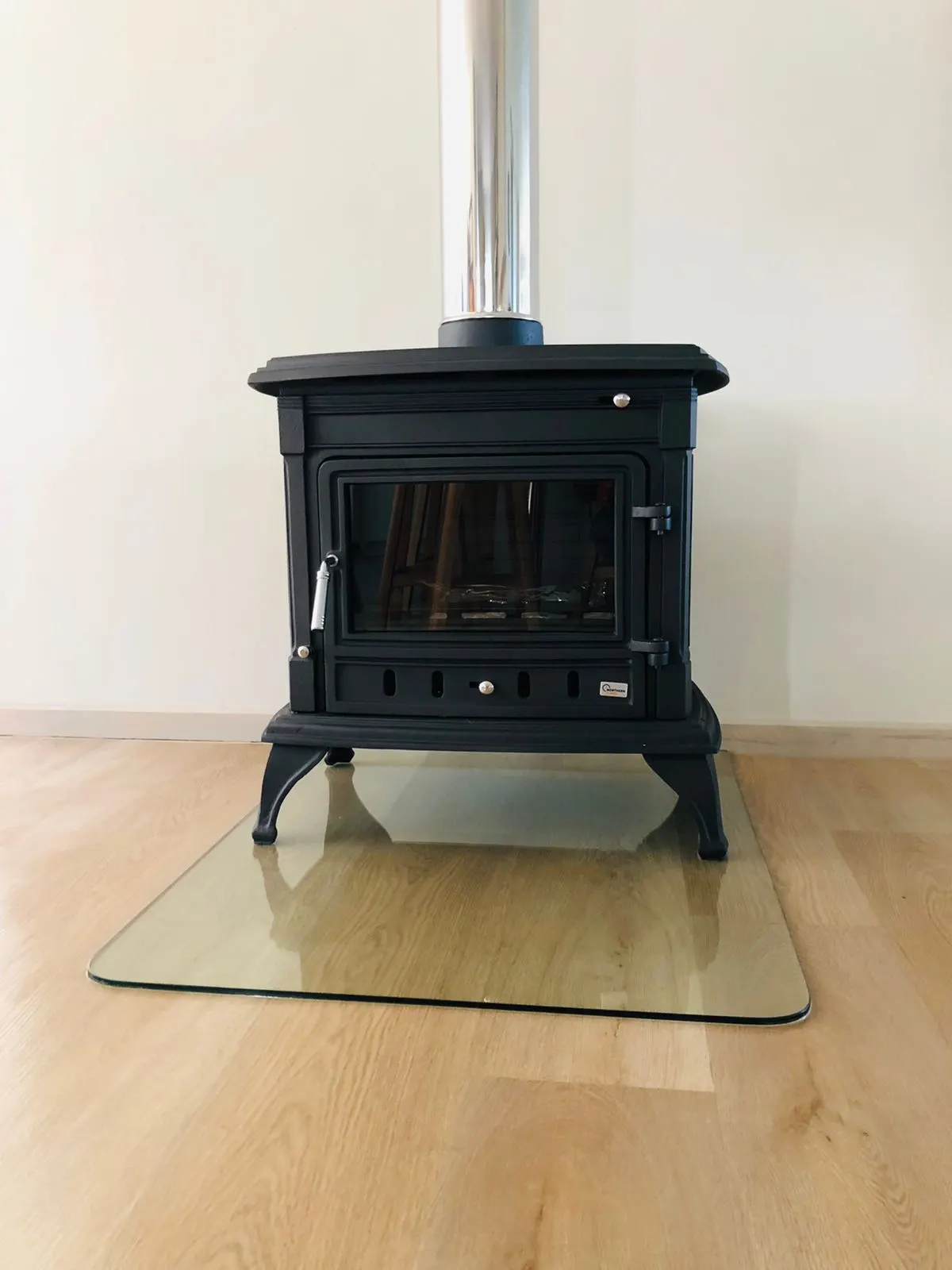 Pellet Stove or Pellet Fireplace: How It Works and Who It Suits